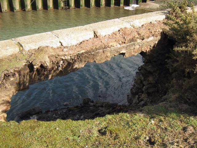 Partial collapse of the Carnsew Quay wall Partial collapse of the Carnsew Quay wall